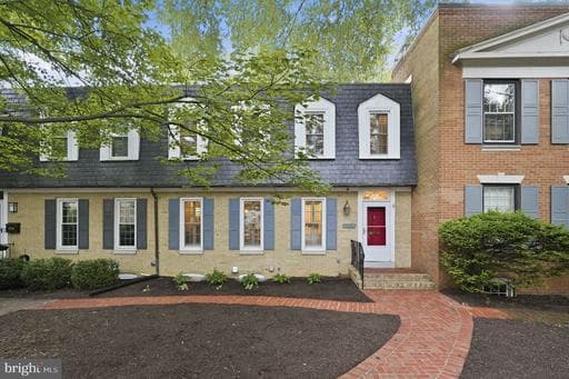 1309 N LYNNBROOK DRIVE - Photo 1