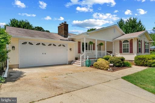 516 SYLVAN WAY - Photo 1