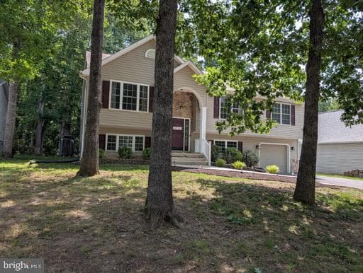 305 BIRDIE ROAD - Photo 1