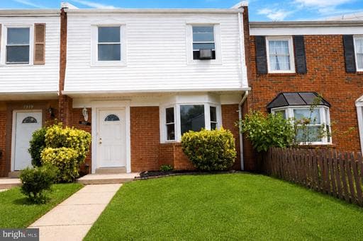 7921 MEADOW COURT