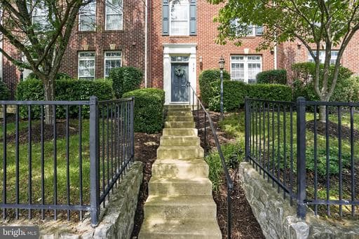 2195 POTOMAC CLUB PARKWAY