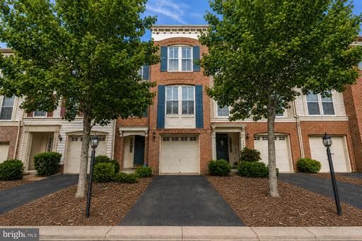 21436 FALLING ROCK TERRACE - Photo 1