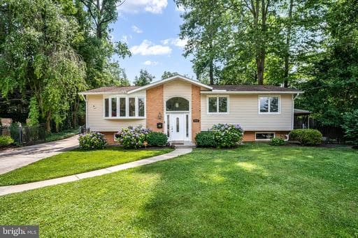 8926 CROMWELL DRIVE - Photo 1