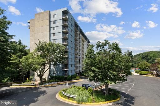 3800 POWELL LANE 1218