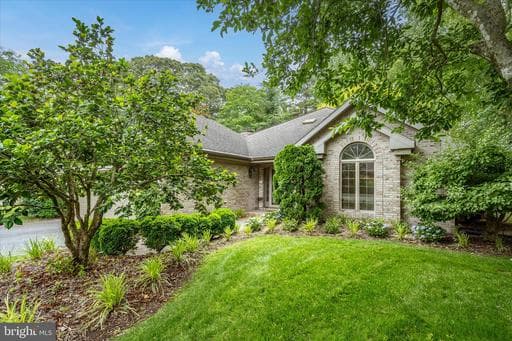 611 N PARK DRIVE - Photo 1