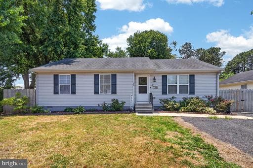102 W EAST STREET - Photo 1