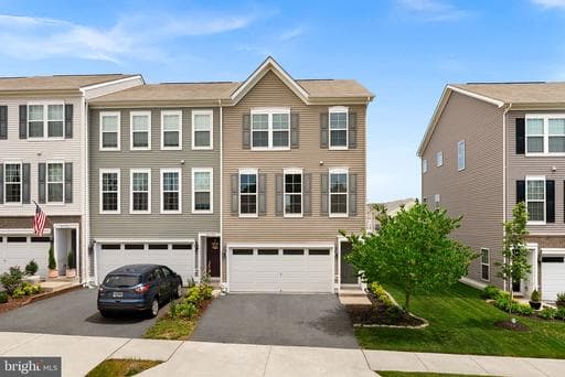 8192 BROAD PLACE - Photo 1