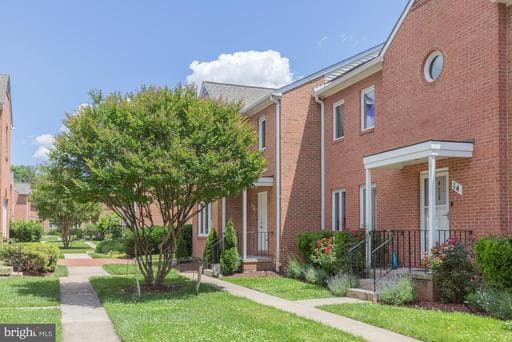 16 ROCKCREST CIRCLE - Photo 1