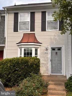 123 Bickel Ct, Sterling, VA 20165-5730, United States - Photo 1