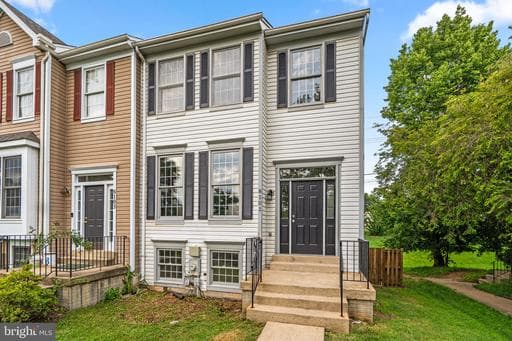 8101 CHELABERRY COURT - Photo 1
