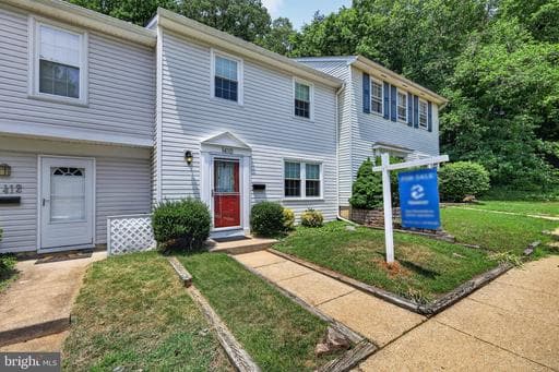 1410 FOXWOOD COURT - Photo 1