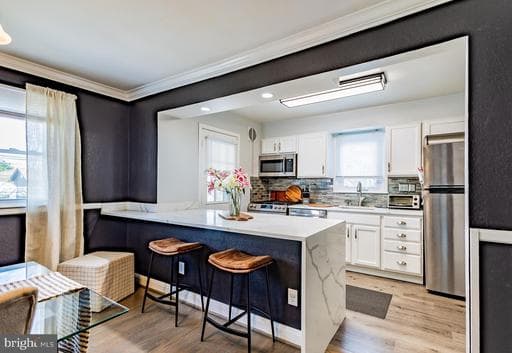 2015 HILLCREST ROAD - Photo 1