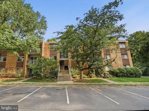 8003 Chanute Pl, Falls Church, VA 22042-1163, United States