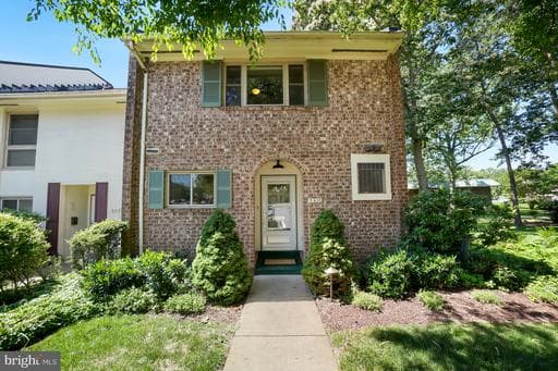 3420 CHISWICK COURT 46-F