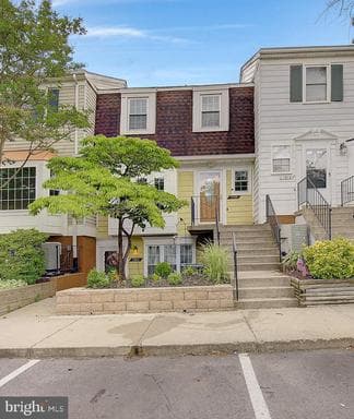 1509 Marlborough Ct, Crofton, MD 21114-1121, United States - Photo 1