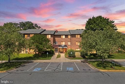 15300 PINE ORCHARD DRIVE 85-2E