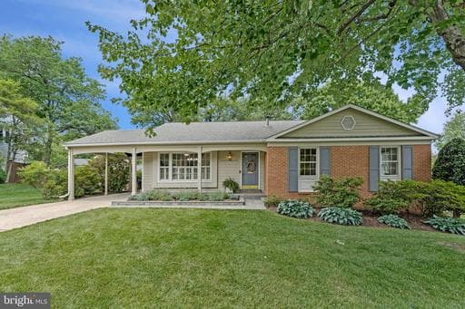 8322 Briar Creek Dr, Annandale, VA 22003-4641, United States - Photo 1