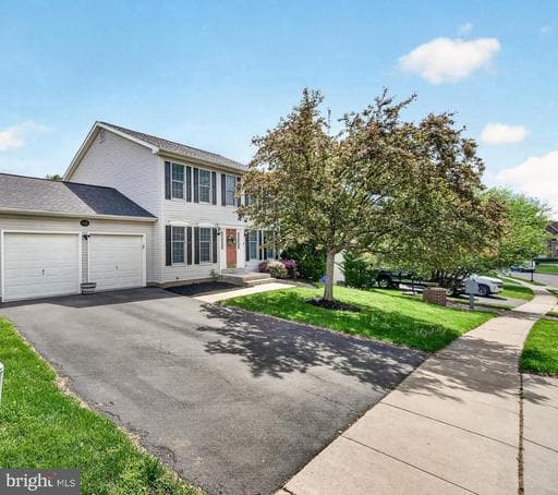 2094 E GREENLEAF DRIVE