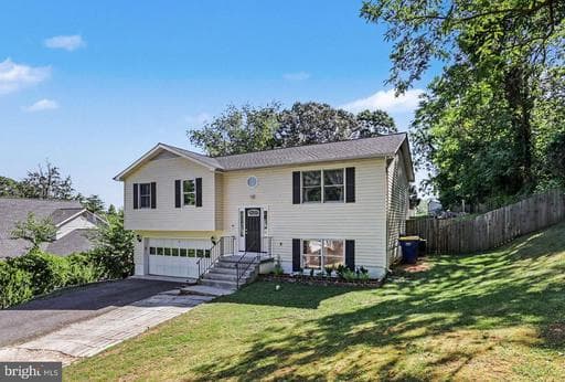 8 B VUE AVENUE