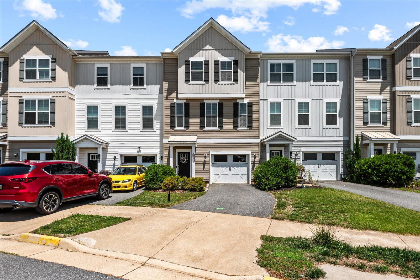 1506 Hudgins Farm Cir, Fredericksburg, VA 22408-4187, United States