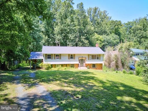 9040 WEANT DRIVE - Photo 1