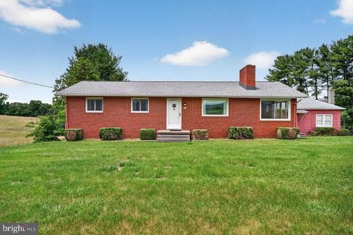 399 WHISPERING HILL ROAD - Photo 1