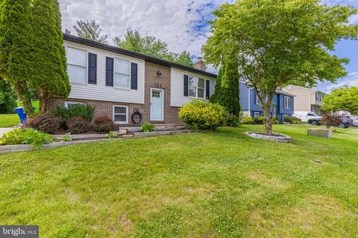 124 KENSINGTON PARKWAY - Photo 1