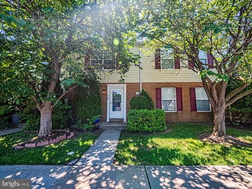 532 ESSEX PLACE