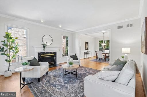 5105 WARREN PLACE