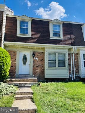367 Linden Ct, Herndon, VA 20170-5456, United States