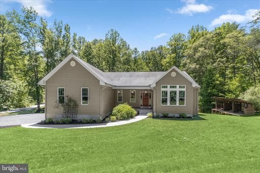 2106 EDWIN LANE - Photo 1