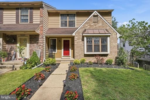 10243 Roberts Common Ln, Burke, VA 22015-2804, United States - Photo 1