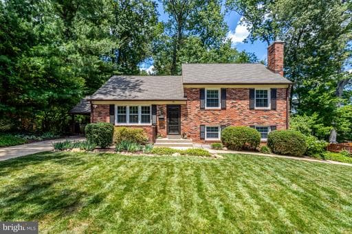 8916 MORELAND LANE - Photo 1