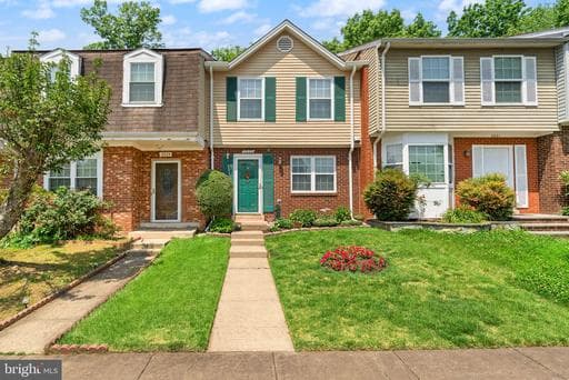 3523 Castle Hill Dr, Woodbridge, VA 22193-5326, United States