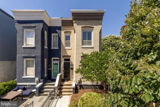 427 R STREET