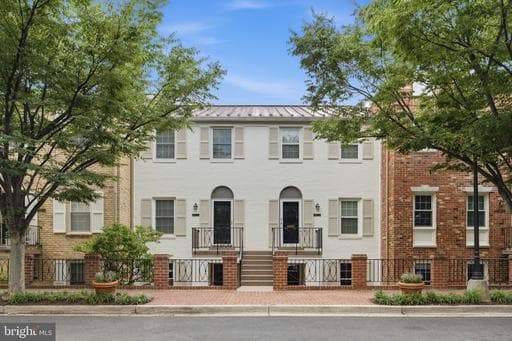 3287 Sutton Pl NW, Washington, DC 20016-7548, United States - Photo 1