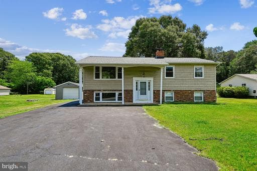 7879 ELIZABETH ROAD - Photo 1