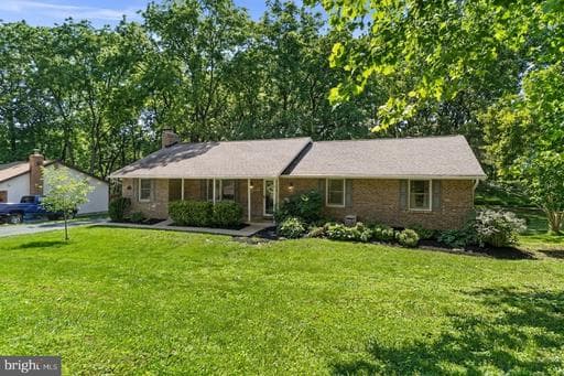 6421 LOCUST LANE - Photo 1