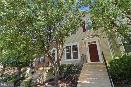 45618 GRAND CENTRAL SQUARE - Photo 1