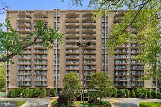 6100 WESTCHESTER PARK DRIVE 1117 - Photo 1