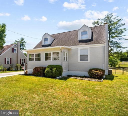 405 LINDA AVENUE - Photo 1