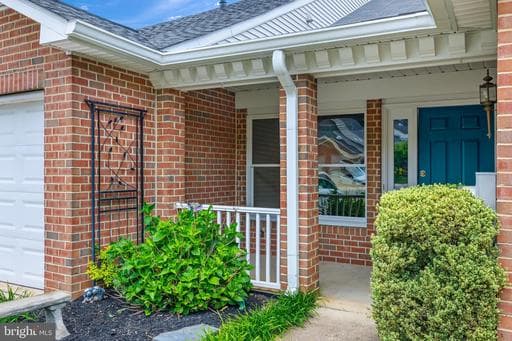 907 BEACON WAY - Photo 1
