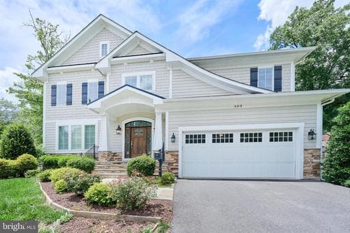 605 MEADOW LANE - Photo 1