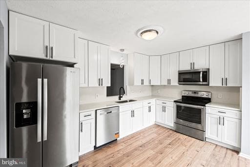107 W PARK DR