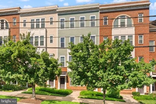 242 N SUMMIT AVENUE 21