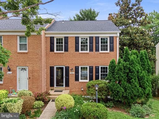 9426 GOSHEN LANE - Photo 1