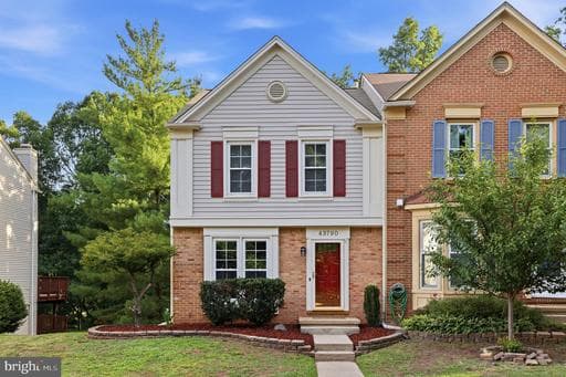 43790 LABURNUM SQUARE - Photo 1