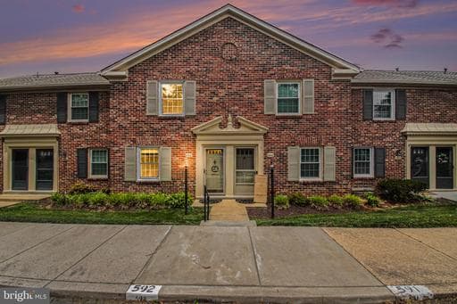 8418 Penshurst Dr, Springfield, VA 22152-1137, United States - Photo 1