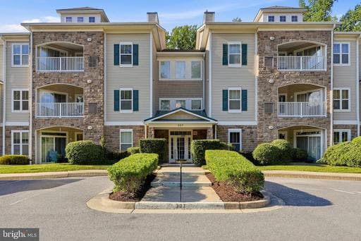 307 WYNDHAM CIRCLE 307 H - Photo 1