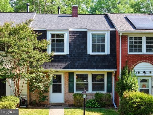 5460 GLOUCESTER ROAD - Photo 1